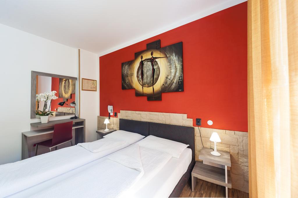 Hotel Garni Ischia 말세진느 객실 사진