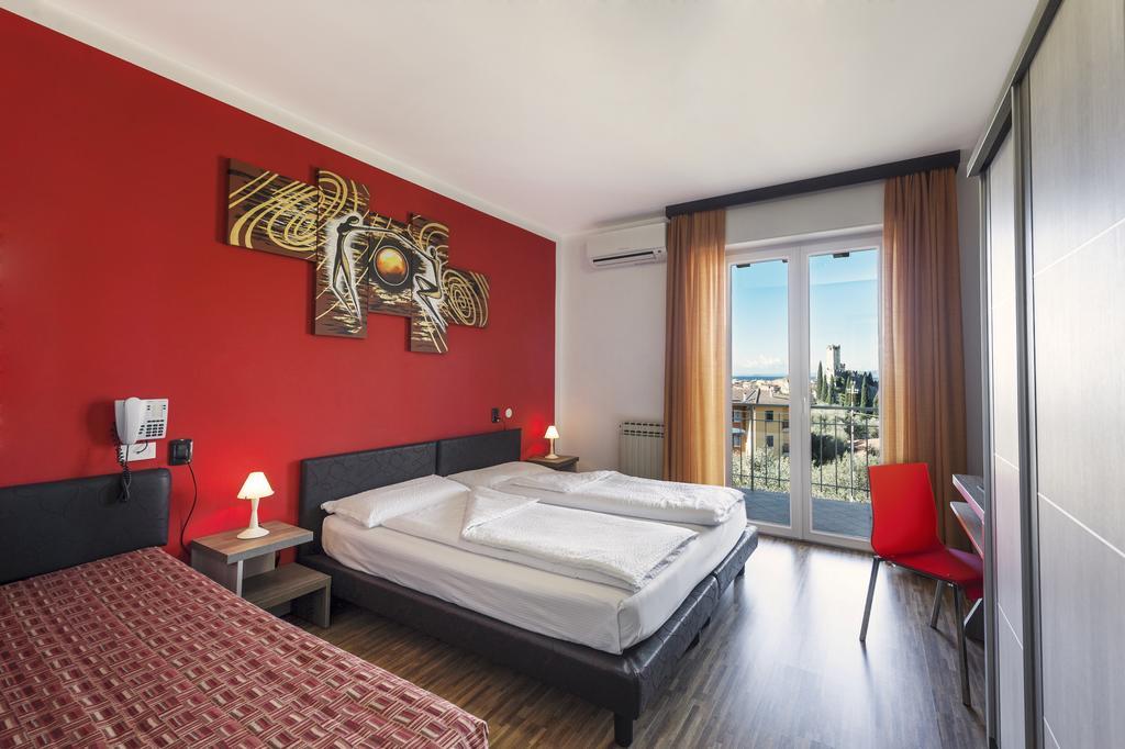 Hotel Garni Ischia 말세진느 객실 사진