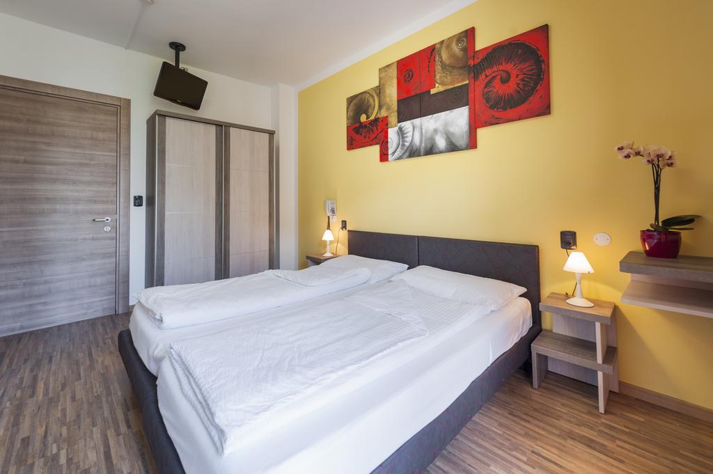 Hotel Garni Ischia 말세진느 객실 사진
