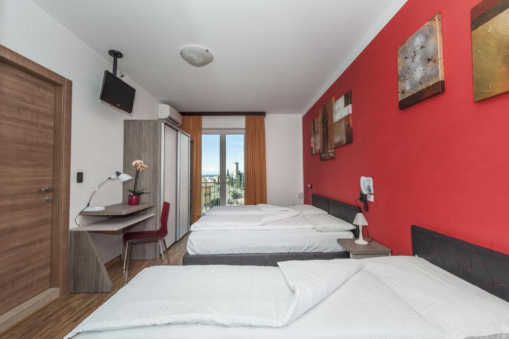 Hotel Garni Ischia 말세진느 객실 사진