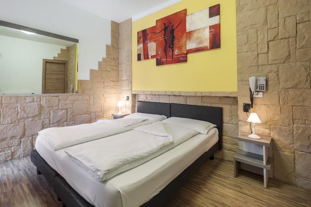 Hotel Garni Ischia 말세진느 객실 사진